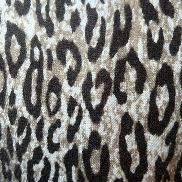 Kim Rogers dark Brown and cream color Animal Print Sweater size M (I) - Picture 3 of 9